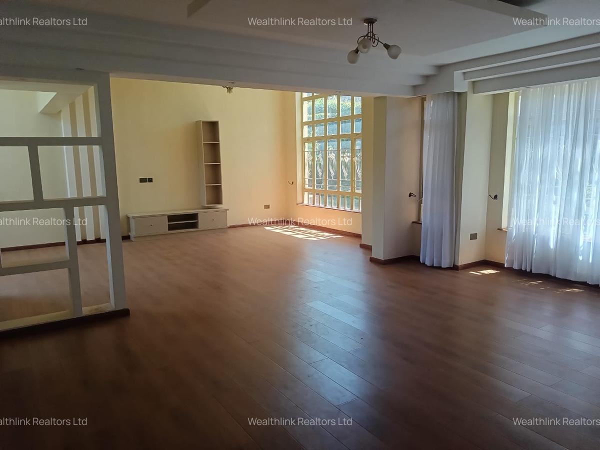 7 Bed House with En Suite at Nyari - 12