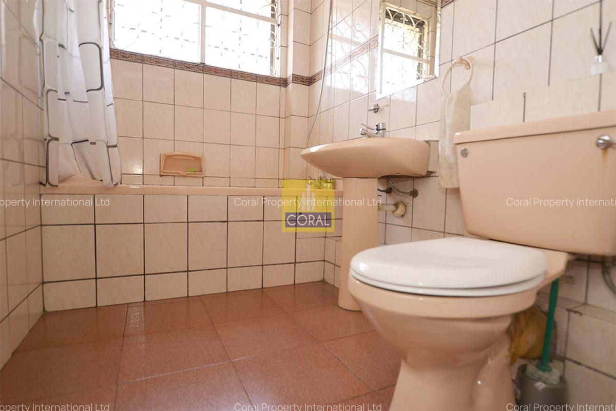 5 Bed House with Backup Generator in Rhapta Road - 18