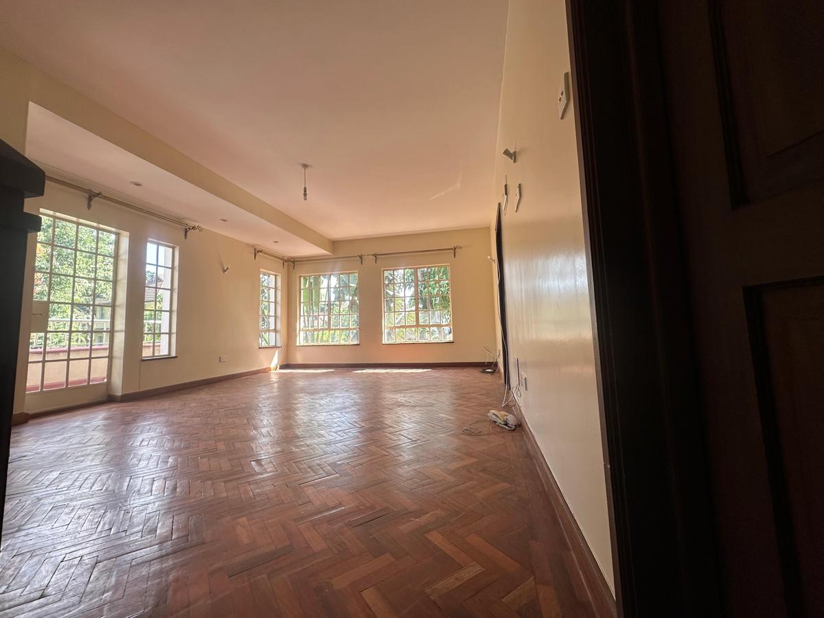 5 Bed Townhouse with En Suite in Lavington - 7