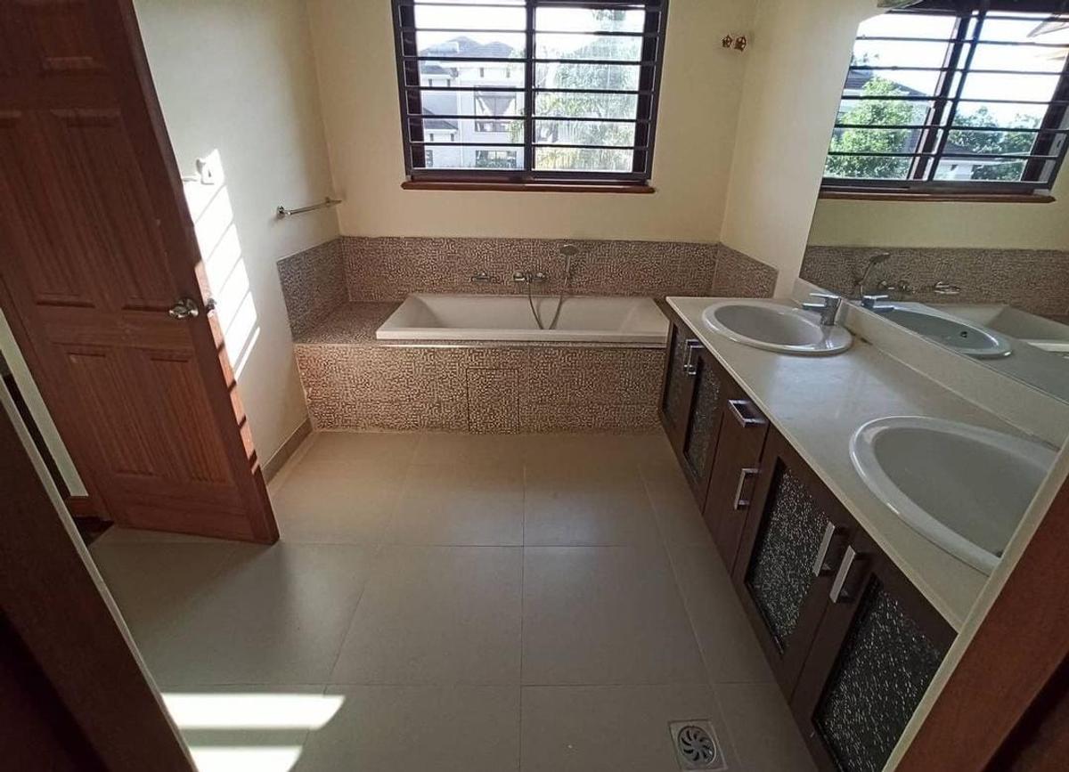 5 Bed Villa in Lavington - 7