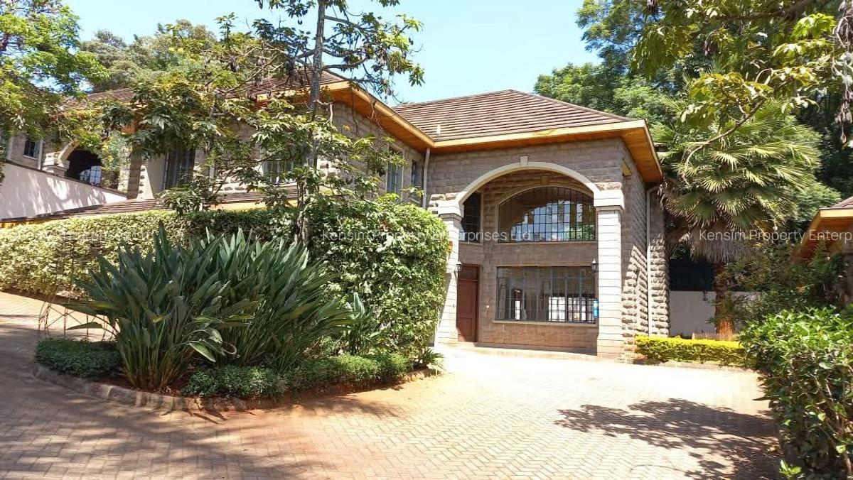 4 Bed Townhouse with En Suite in Spring Valley - 1