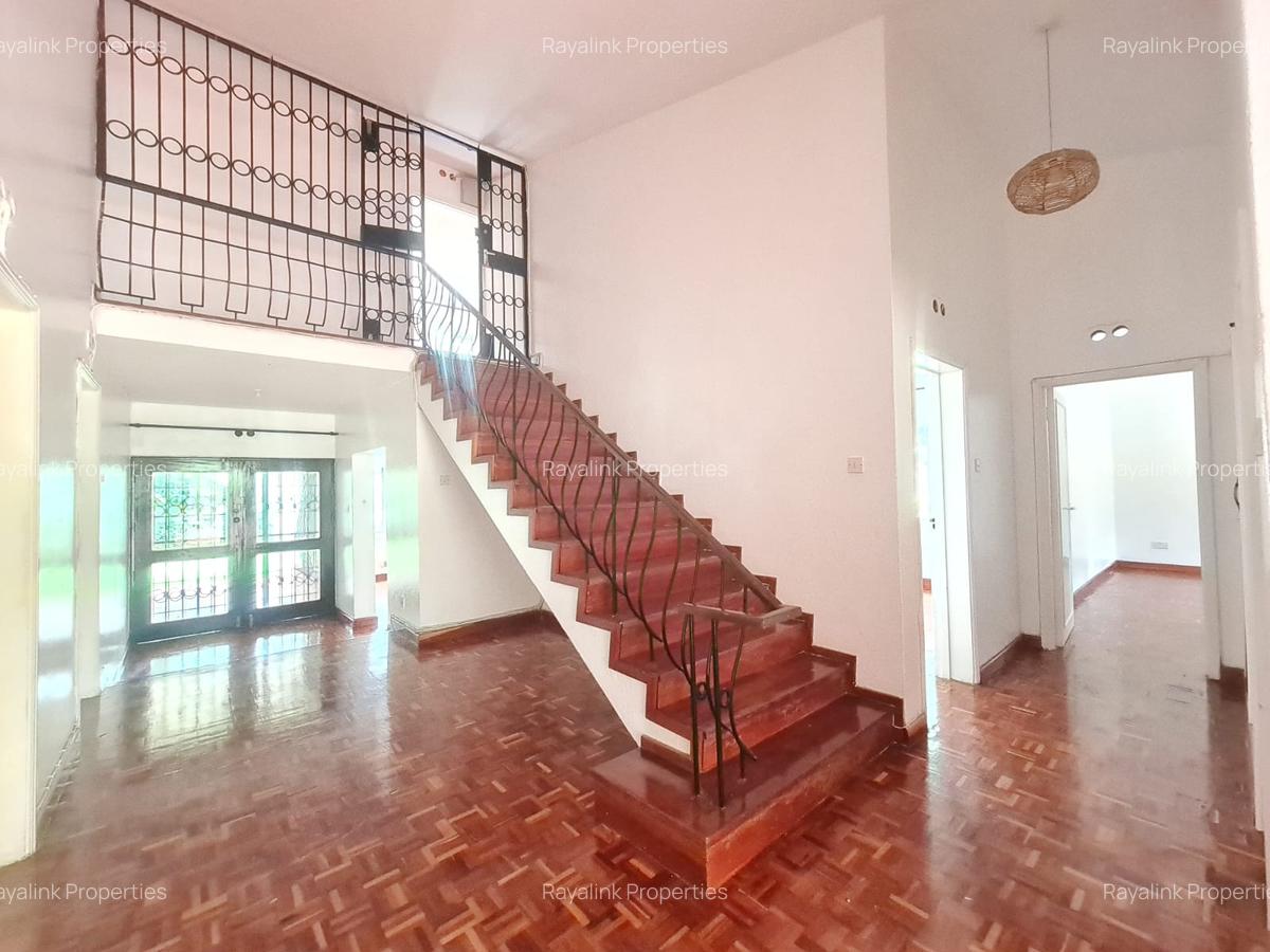 4 Bed House with En Suite at Hillview - 18
