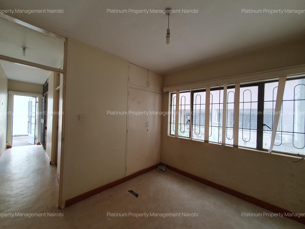 3 Bed House with Garden at Maua Close - 14