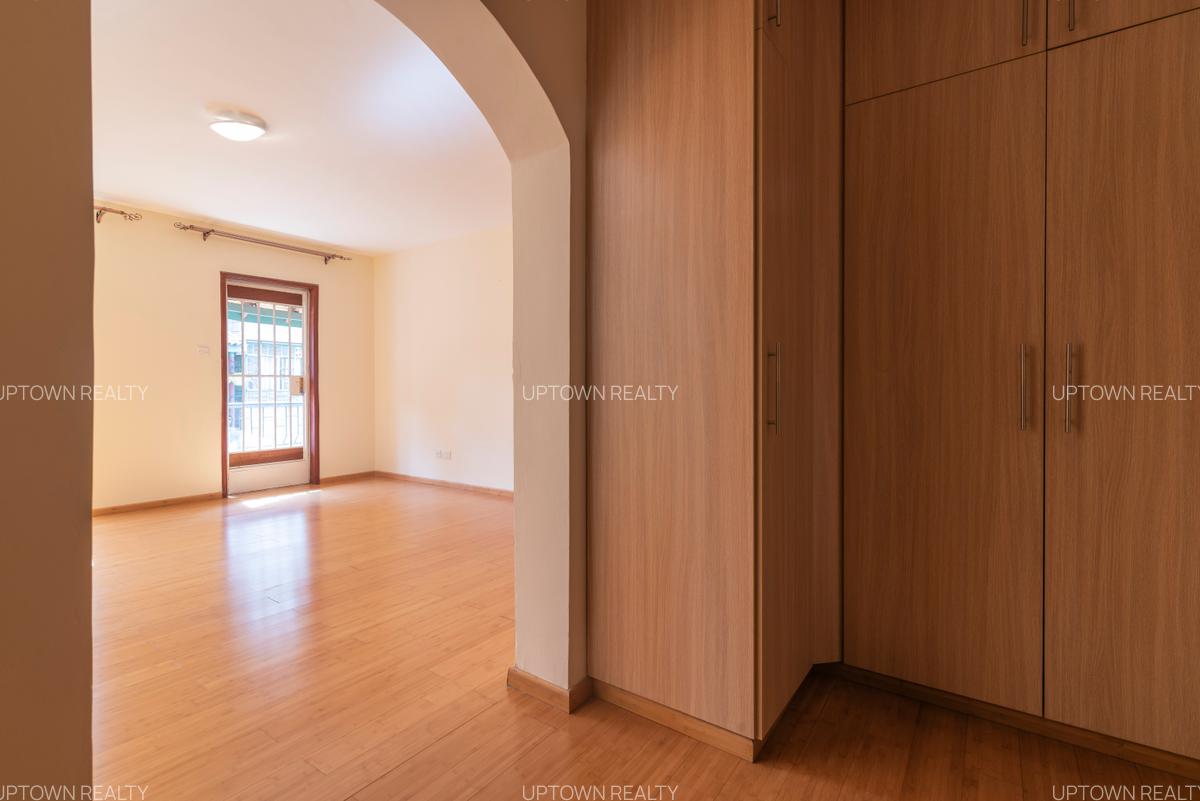 5 Bed Townhouse with En Suite at Kileleshwa - 16