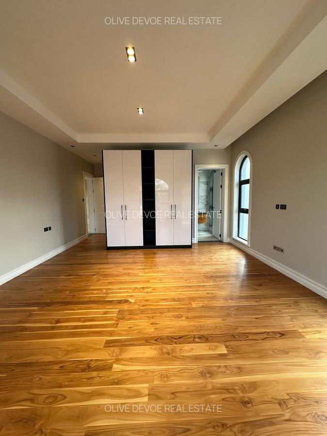 5 Bed Villa with En Suite in Loresho - 6