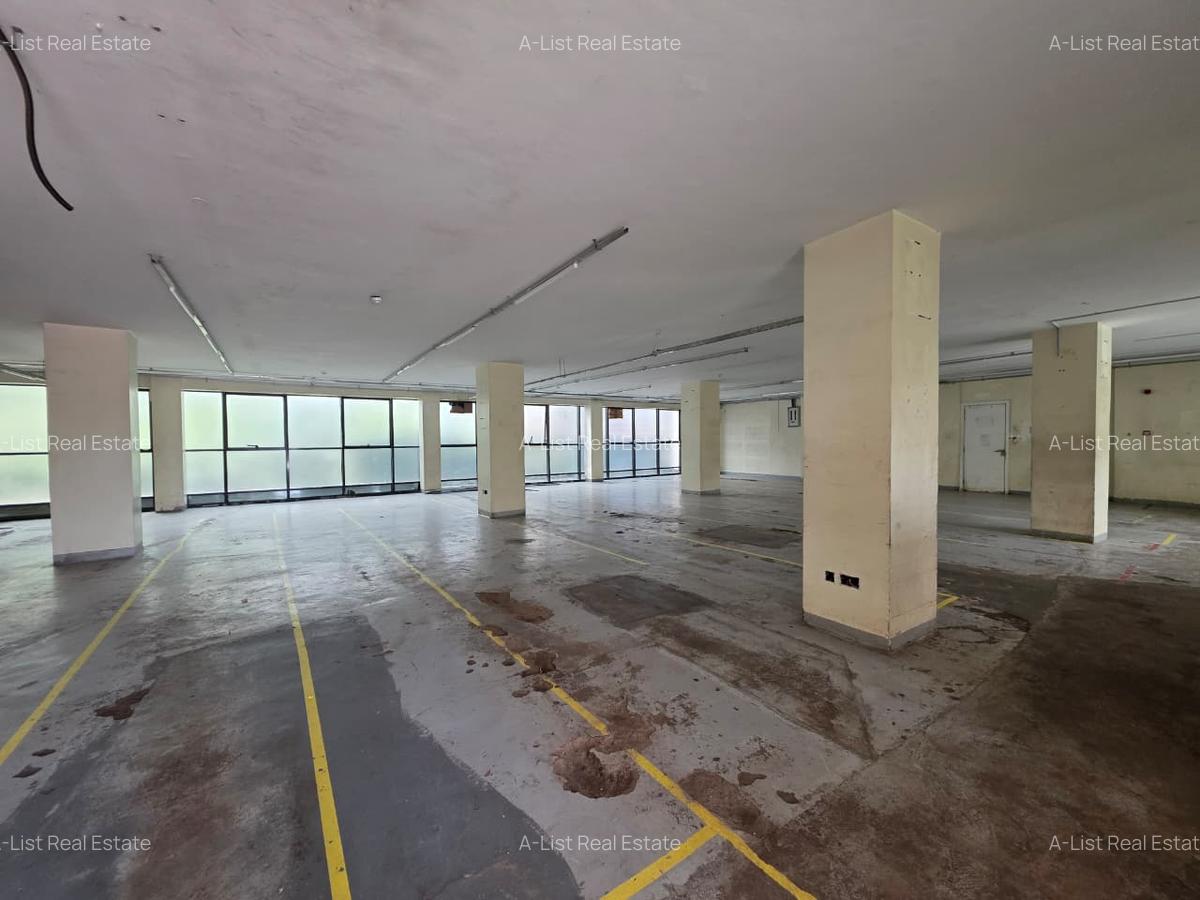 5,082 ft² Office with Service Charge Included at Valley Road - 14