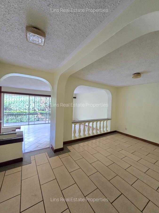 4 Bed Townhouse with En Suite in Spring Valley - 17