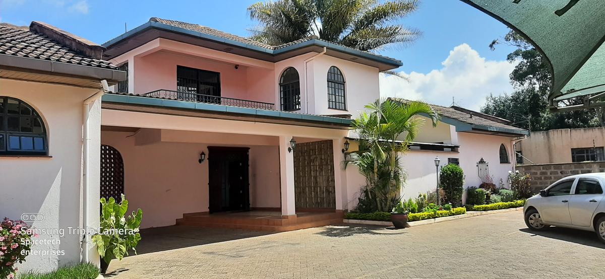 4 Bed Townhouse with En Suite in Lavington - 1