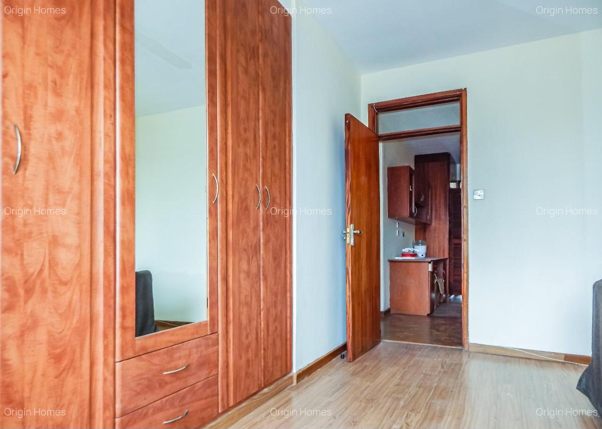 3 Bed Apartment with En Suite at Riverside Drive - 17