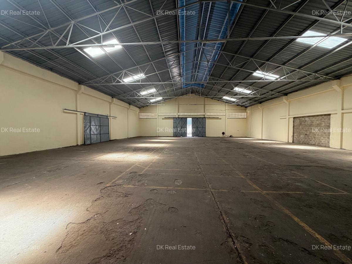 20,600 ft² Warehouse with Parking at Mengo Road - 1