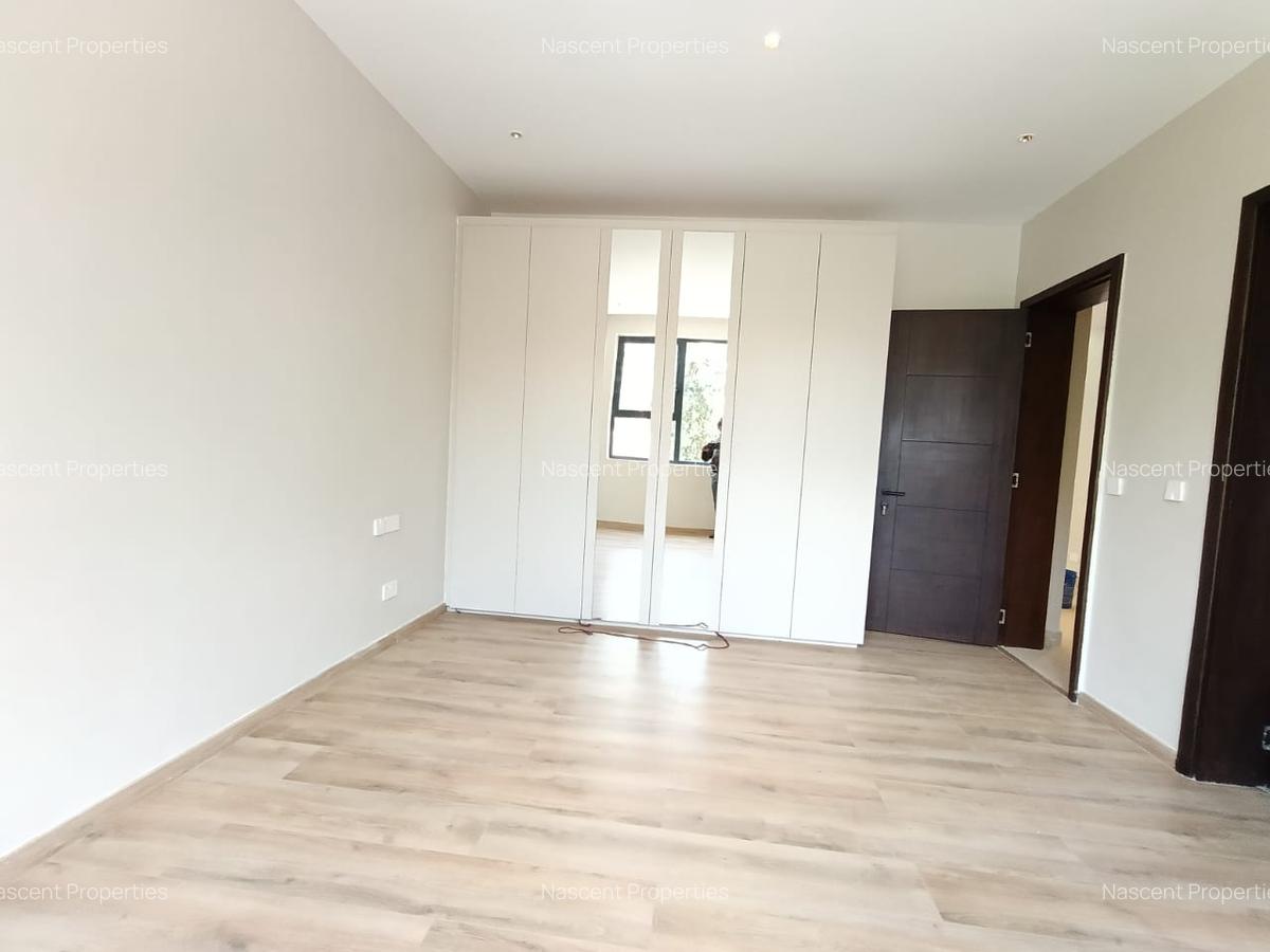 5 Bed Townhouse with En Suite in Lavington - 13