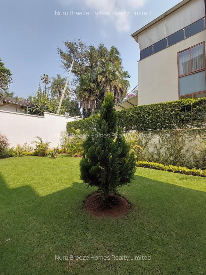 6 Bed Townhouse with En Suite in Lavington - 19