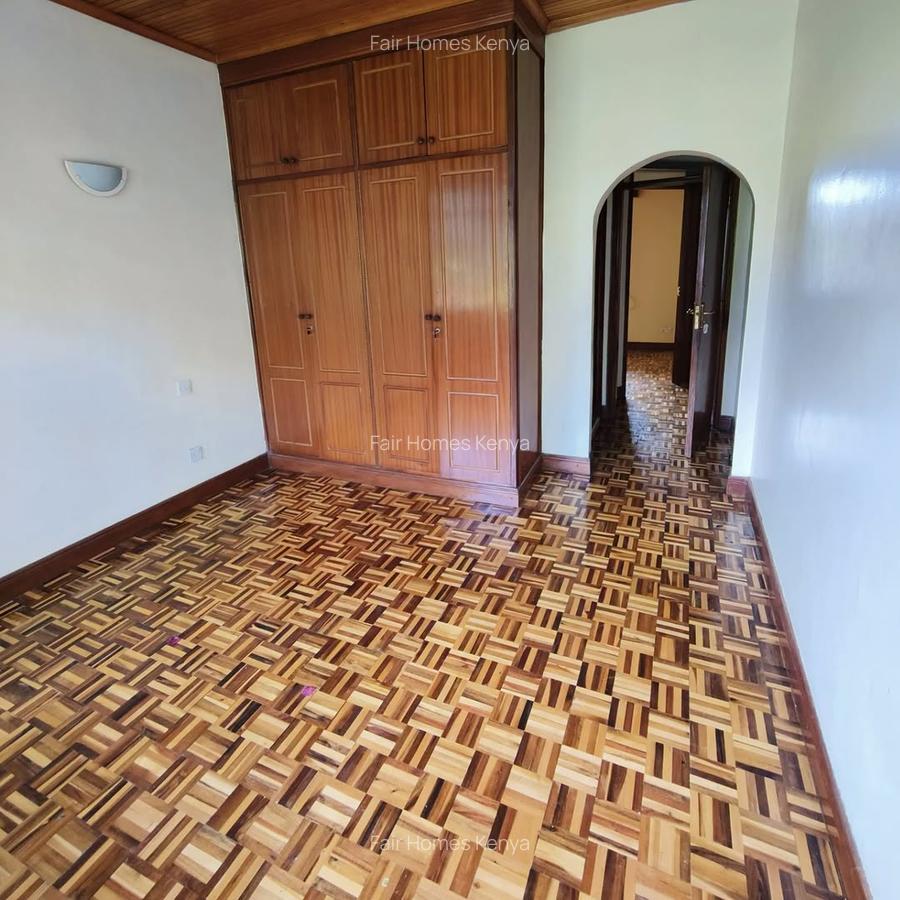 4 Bed Townhouse with En Suite at Apple Cross Road - 11