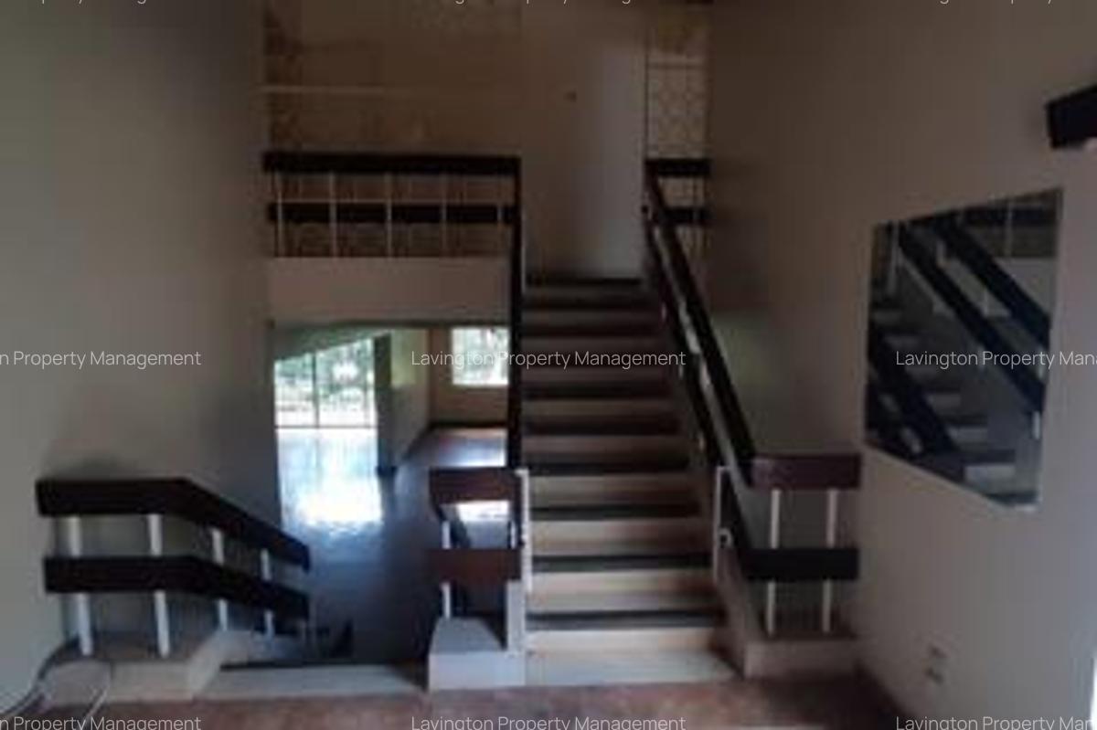 4 Bed House with En Suite at Lavington Green - 7