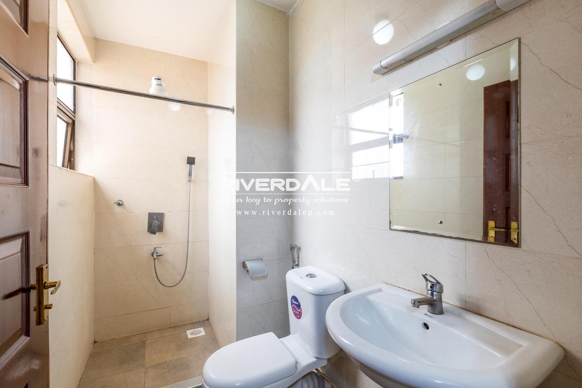 3 Bed Apartment with En Suite in Parklands - 10