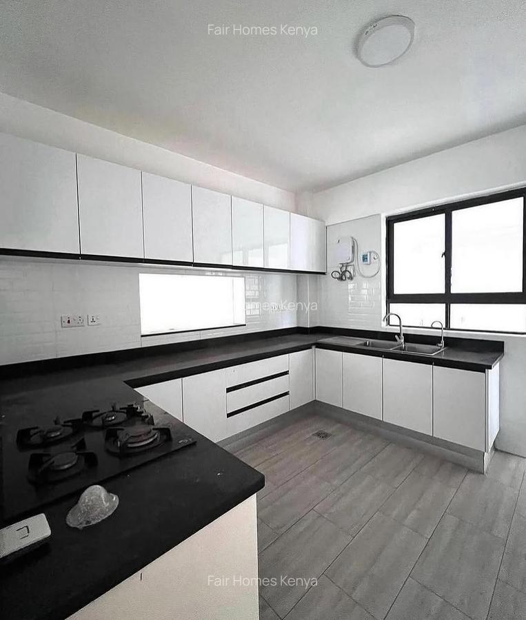 3 Bed Apartment with En Suite at Othaya Road - 5