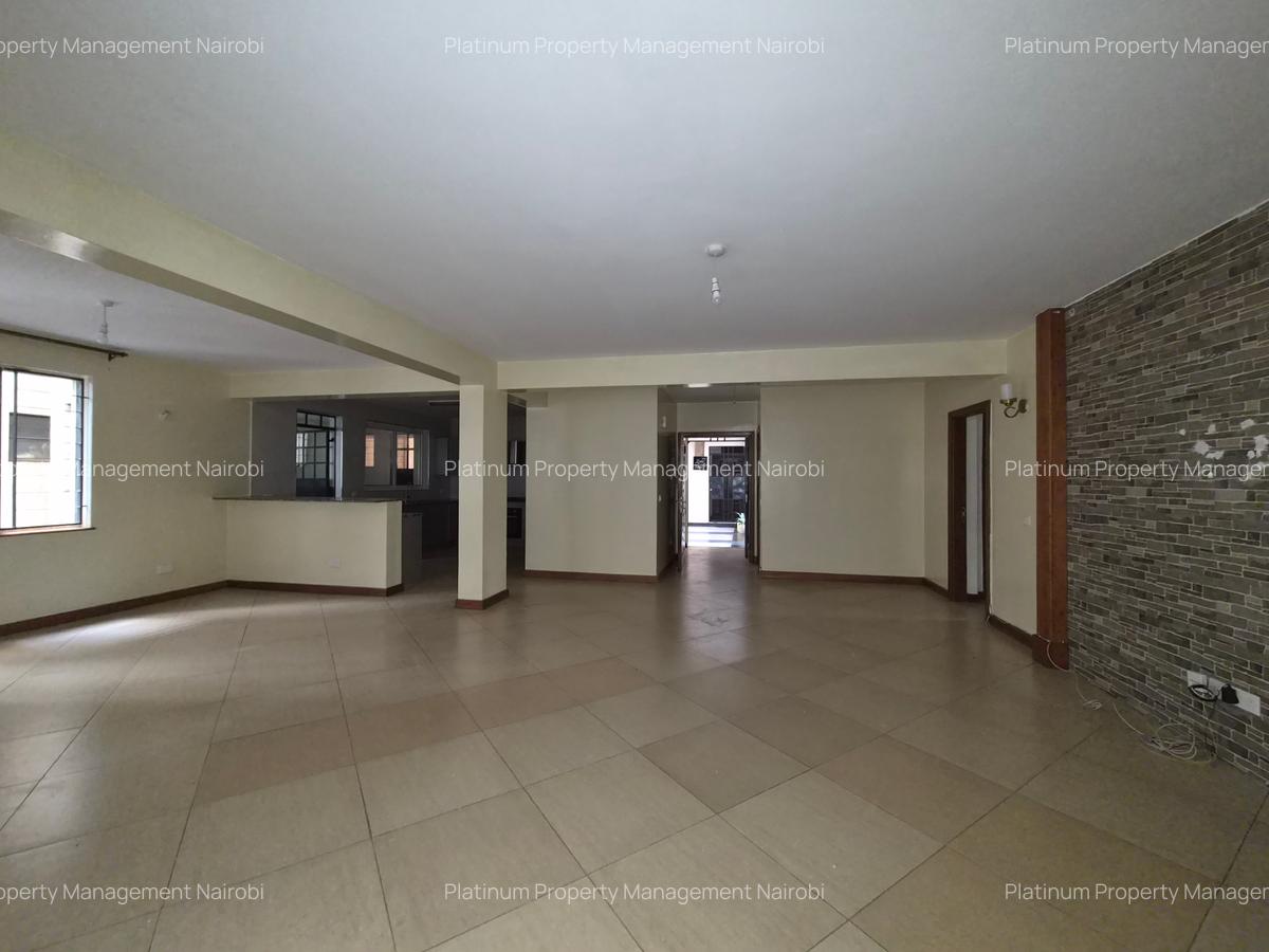 4 Bed Apartment with En Suite at 3Rd Parklands - 2