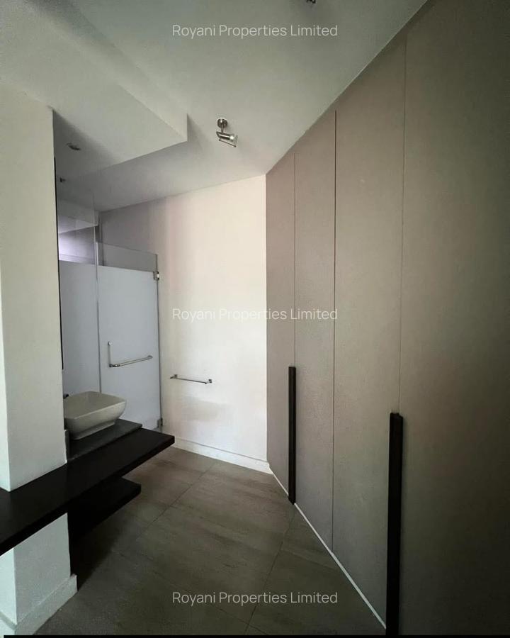 4 Bed Townhouse with En Suite in Lavington - 7