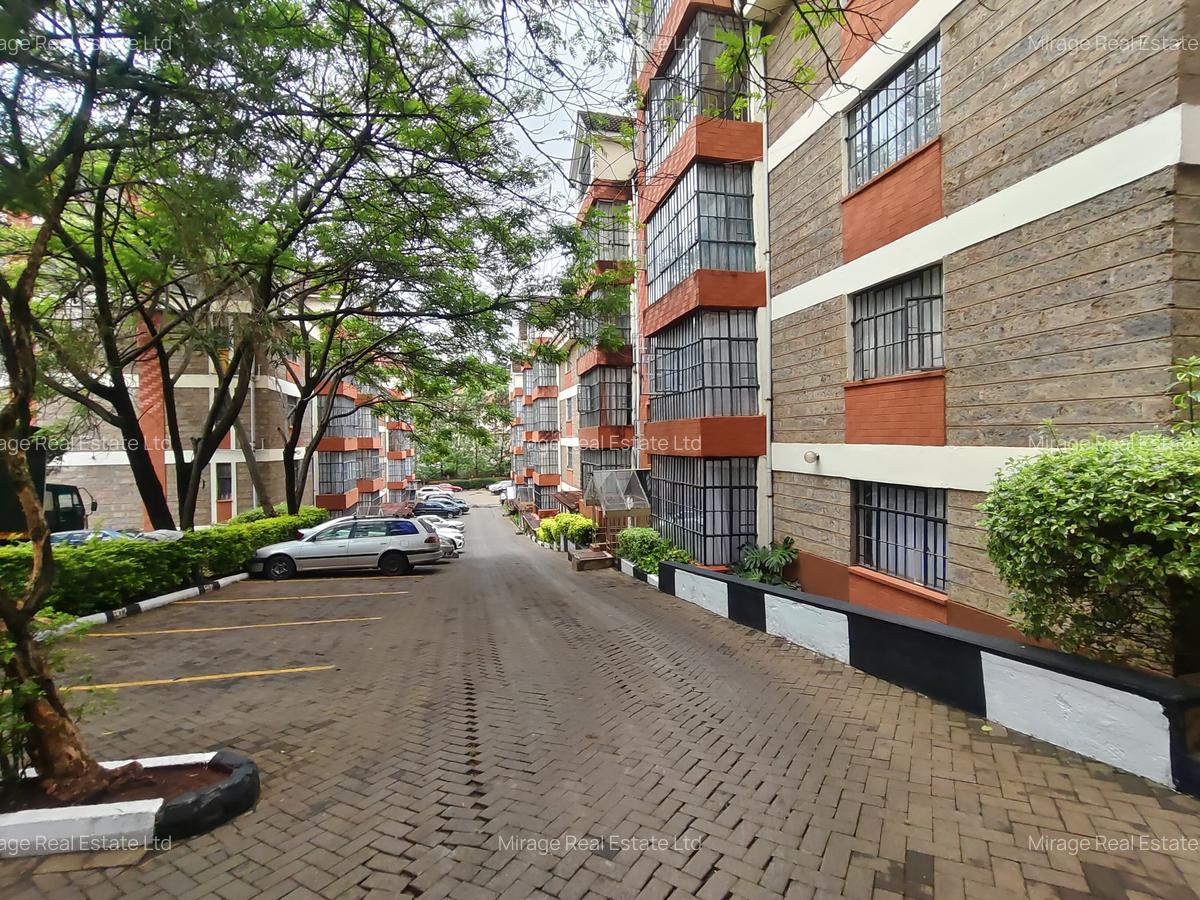 4 Bed Apartment with Swimming Pool in Kilimani - 1