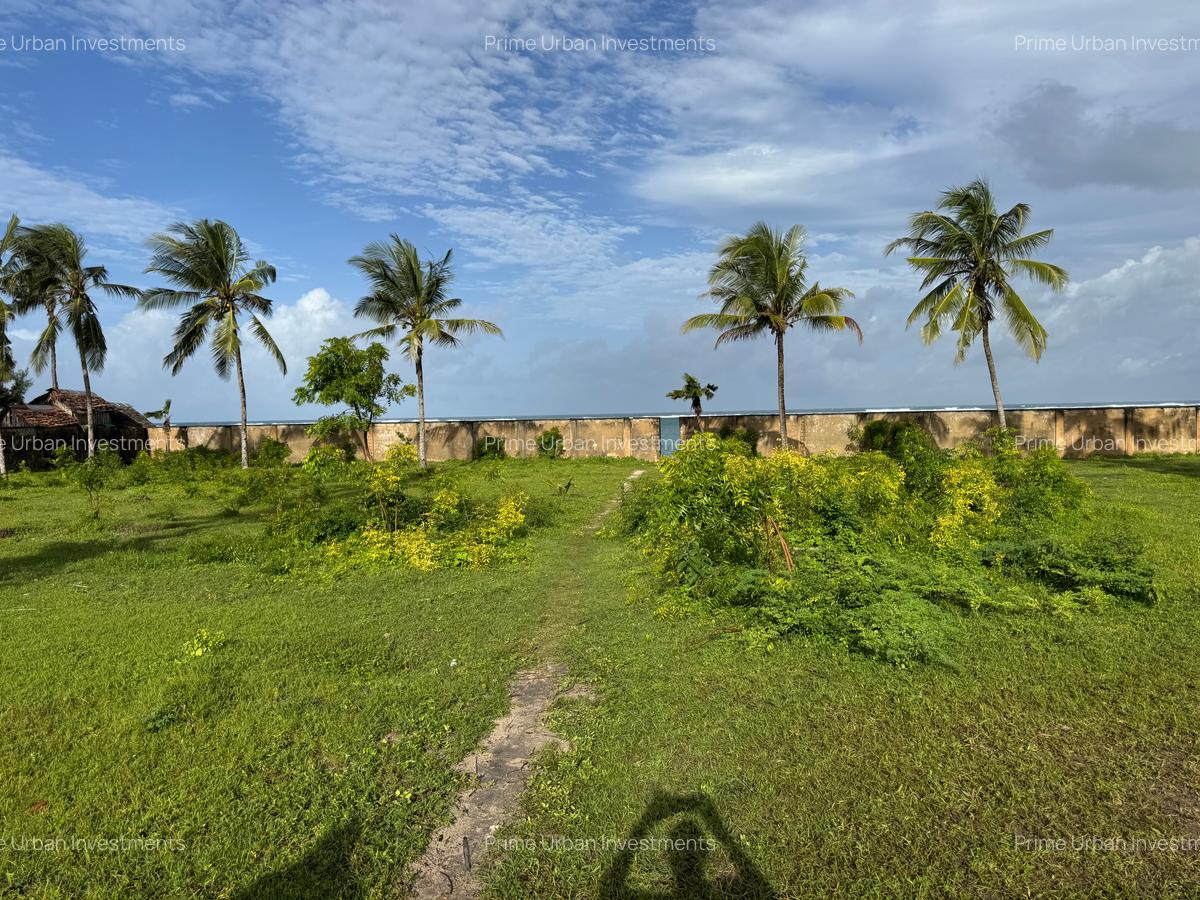 Land in Kikambala - 10