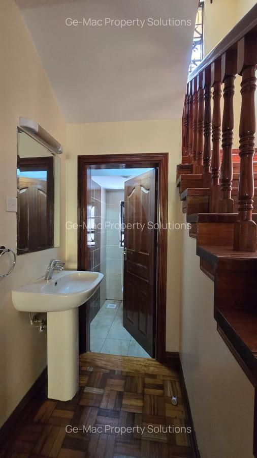 5 Bed House with En Suite in Lavington - 9