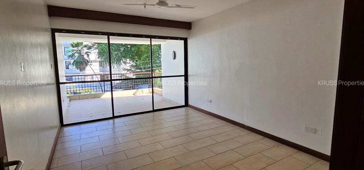 3 Bed Apartment with En Suite at Ar187 - 5