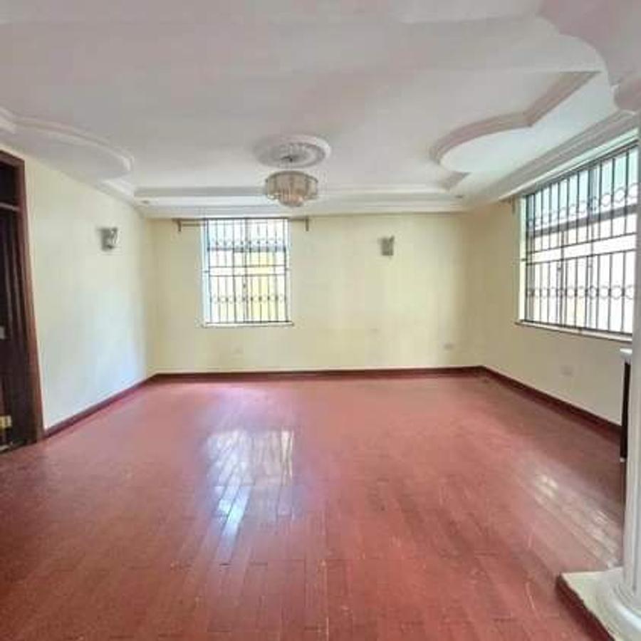 5 Bed House with En Suite at Lavington - 17