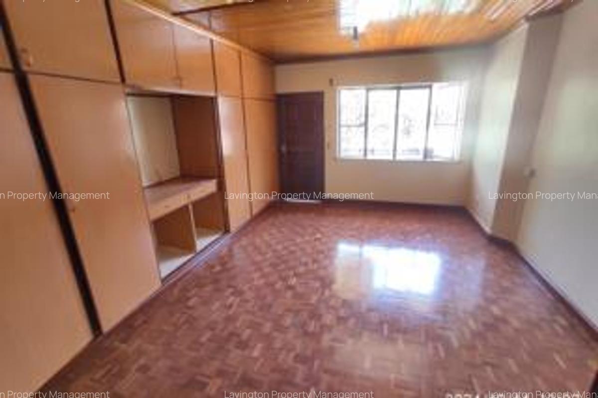 5 Bed Townhouse with En Suite at Lavington Green - 15