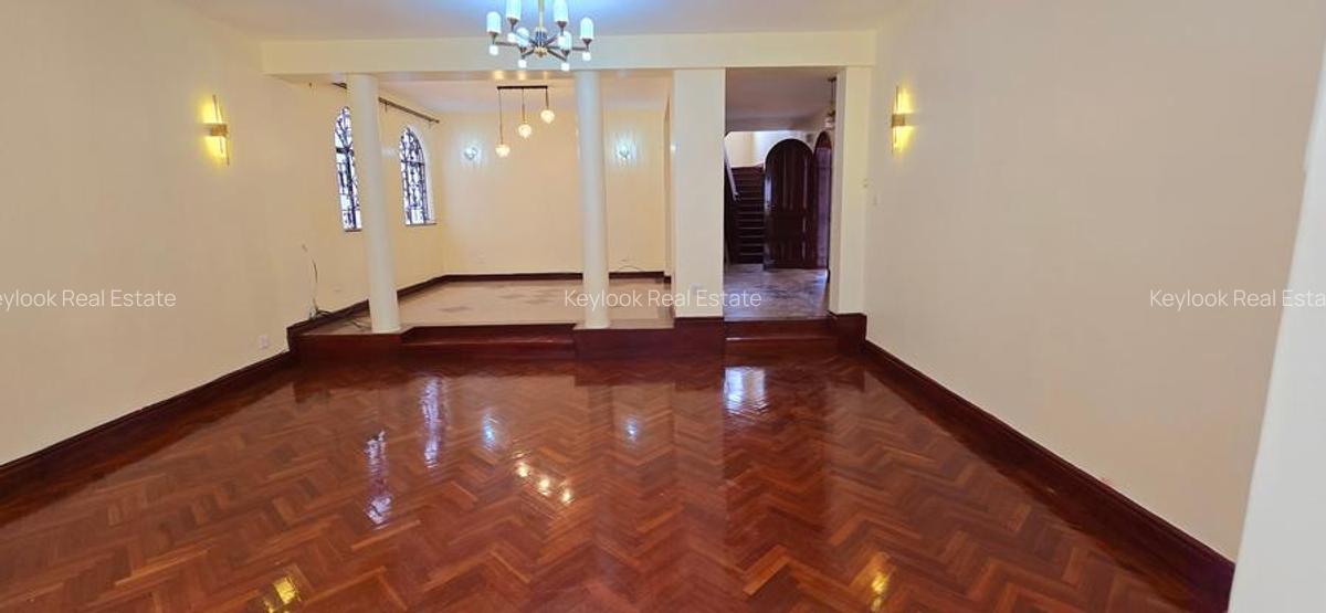 5 Bed Townhouse with En Suite at Riverside Garden - 13