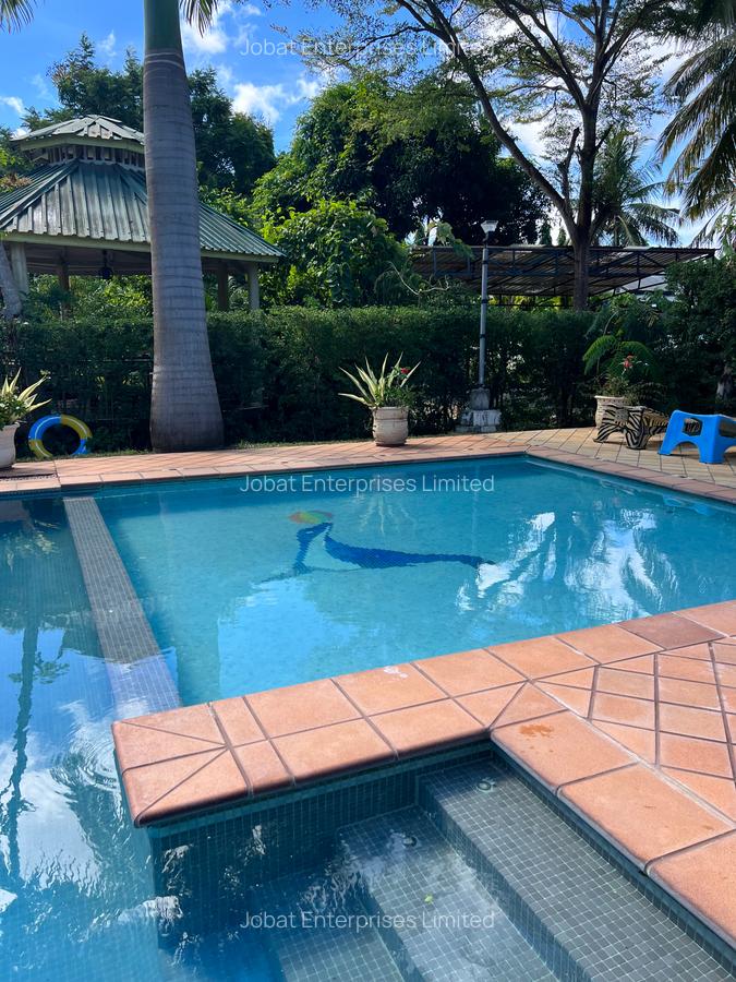 Serviced 2 Bed Apartment with En Suite at Malindi Road - 1