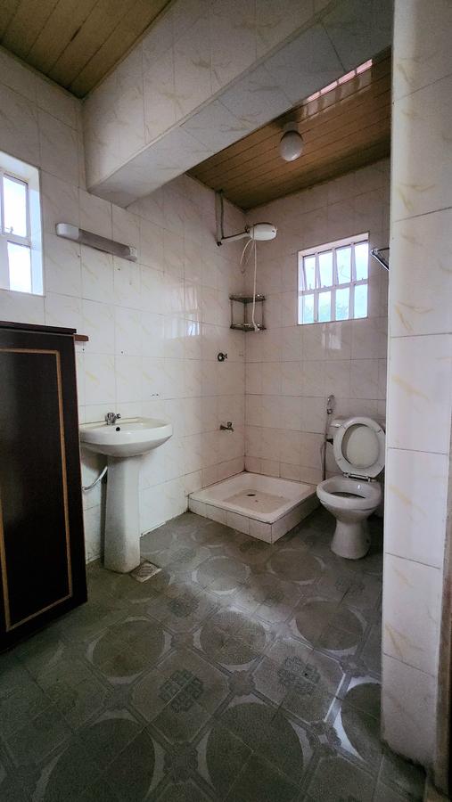 4 Bed House with En Suite in Nakuru - 15