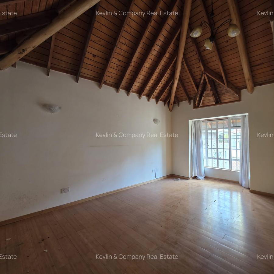 5 Bed Townhouse with En Suite in Kileleshwa - 16