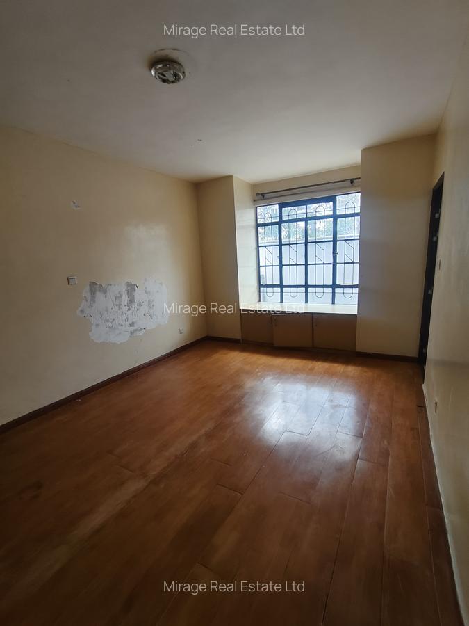 3 Bed Apartment with En Suite in Lavington - 12