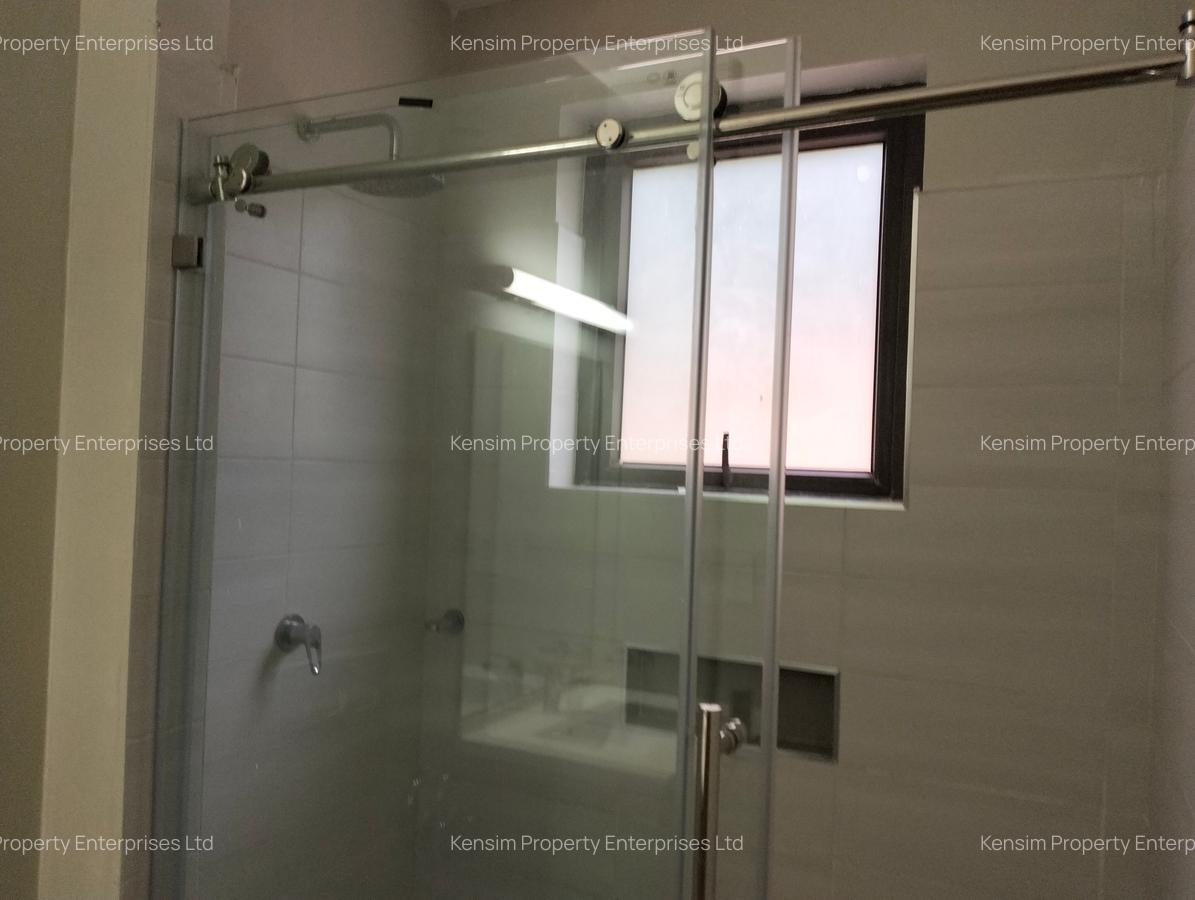 5 Bed Townhouse with En Suite in Lavington - 13