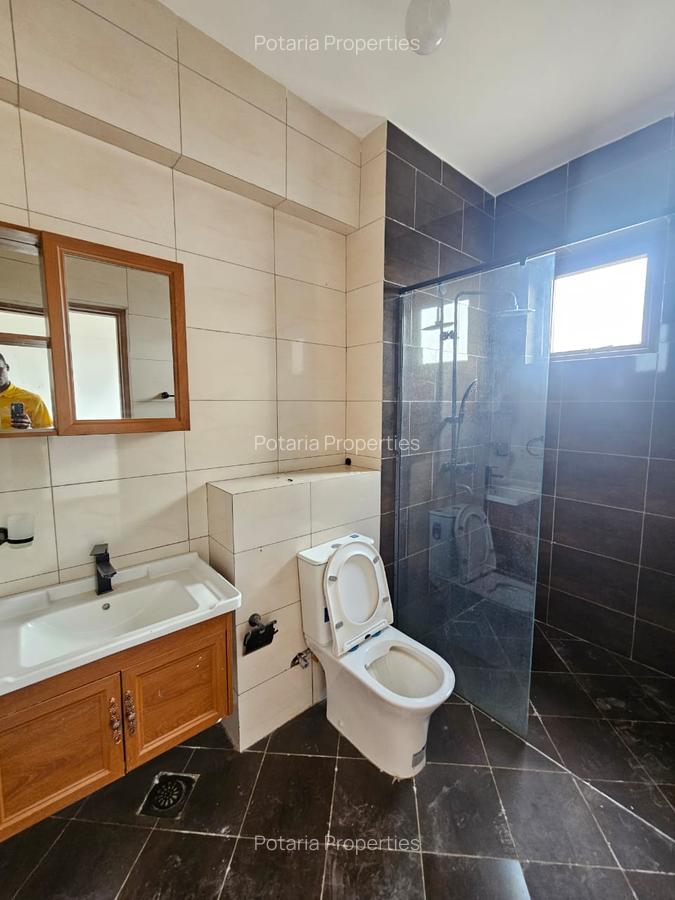 3 Bed Apartment with En Suite in Westlands Area - 12