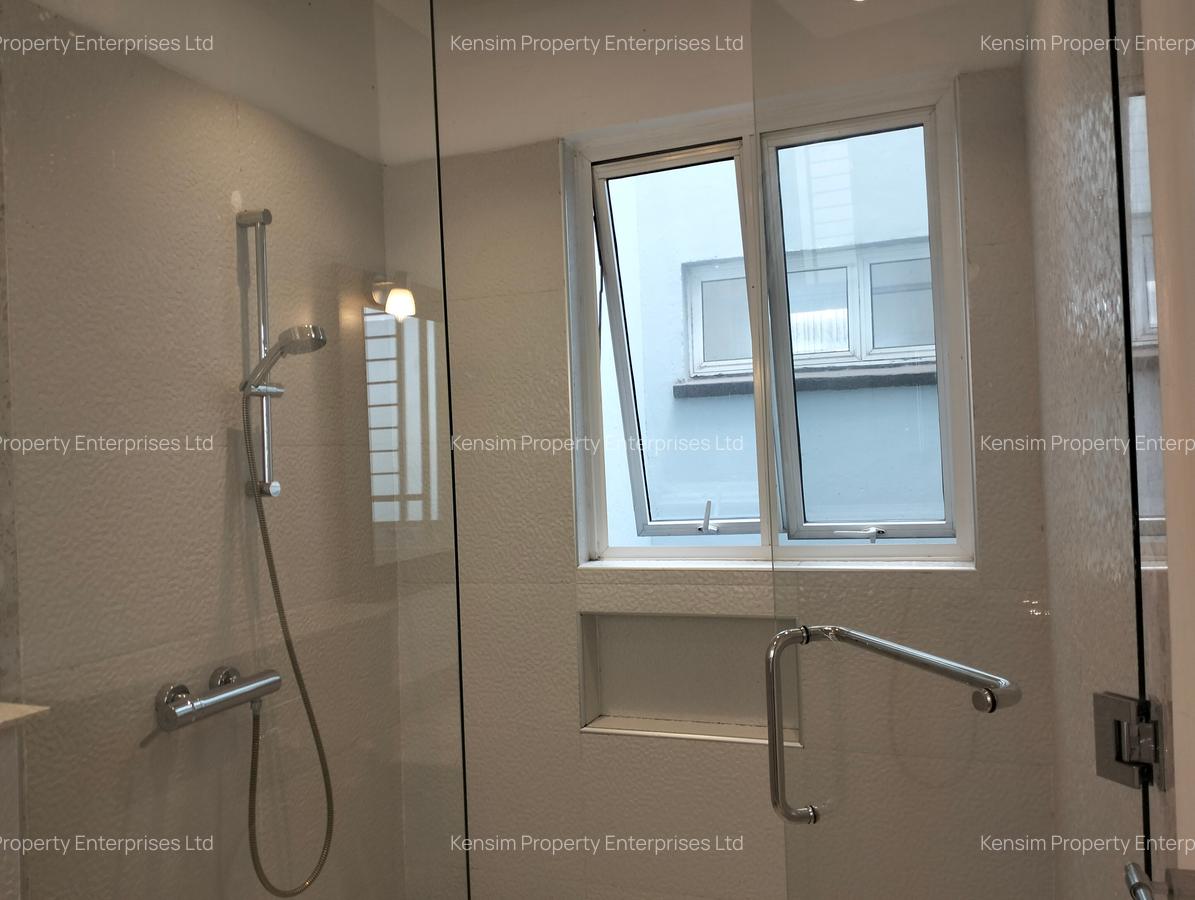 4 Bed Townhouse with En Suite in Spring Valley - 12