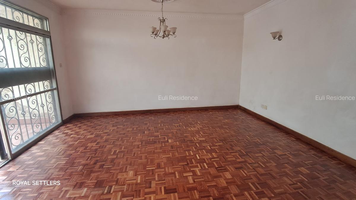 4 Bed Townhouse with En Suite at James Gichuru - 20