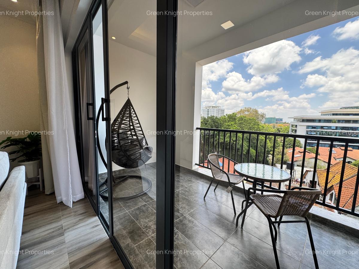 Serviced 2 Bed Apartment with En Suite in Westlands Area - 16