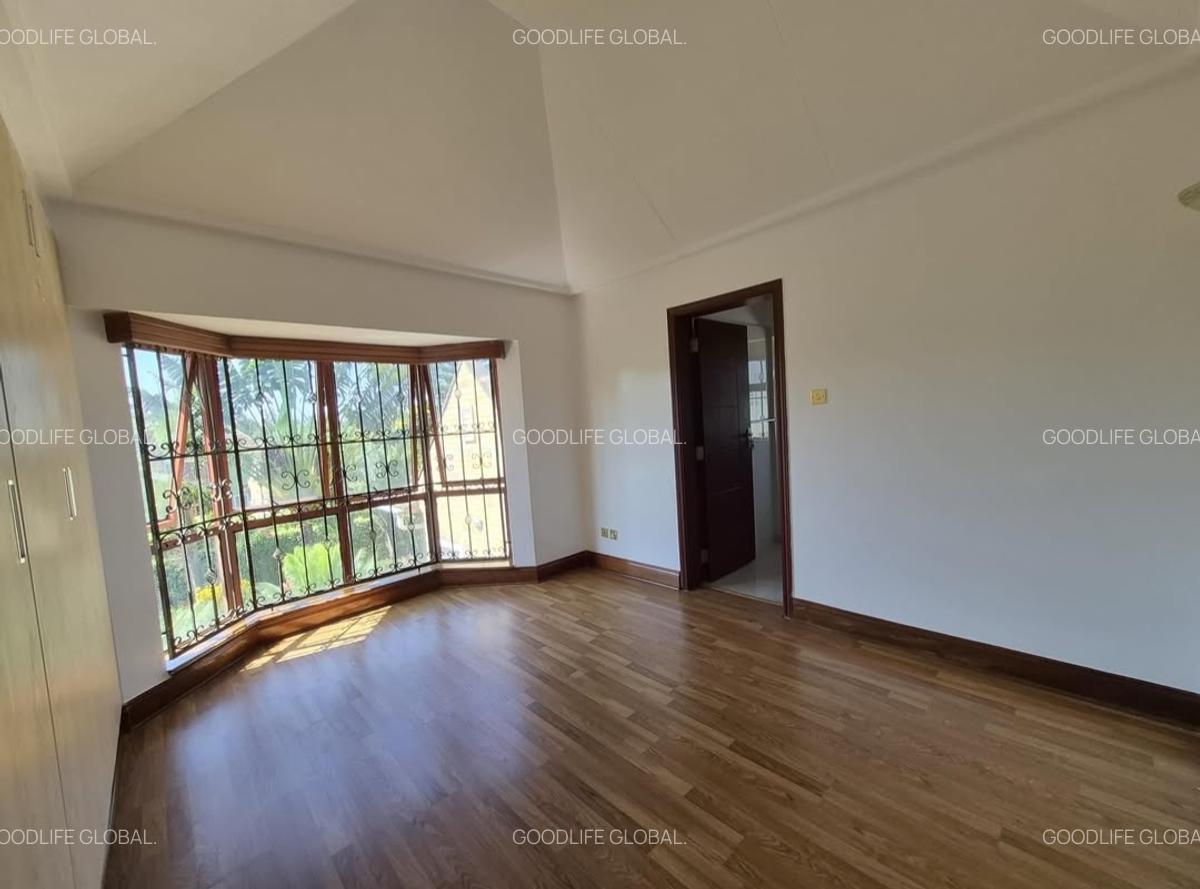 5 Bed House with En Suite at Runda - 10