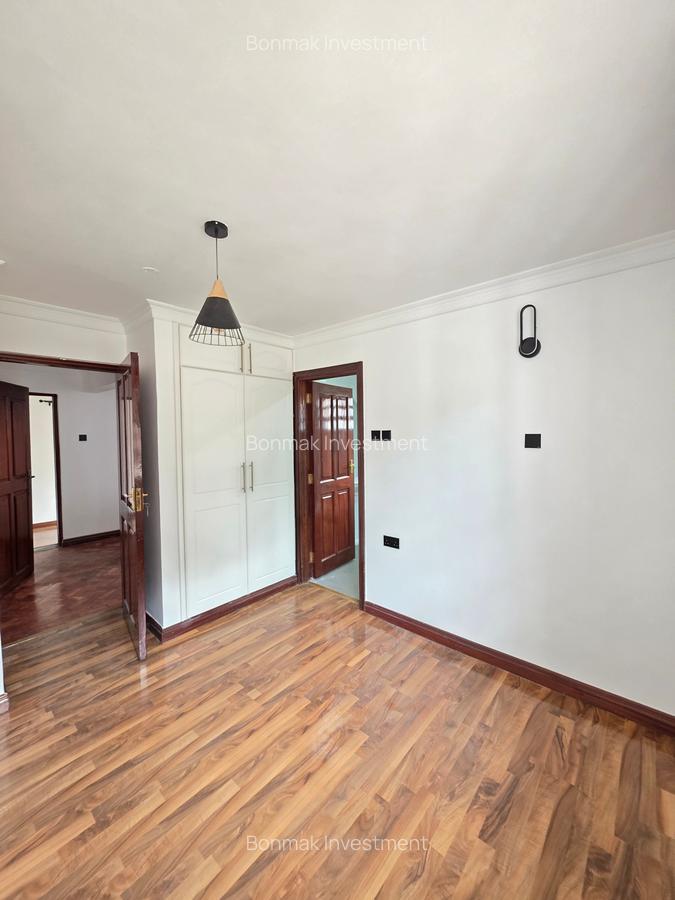 4 Bed House with En Suite at Lavington - 8