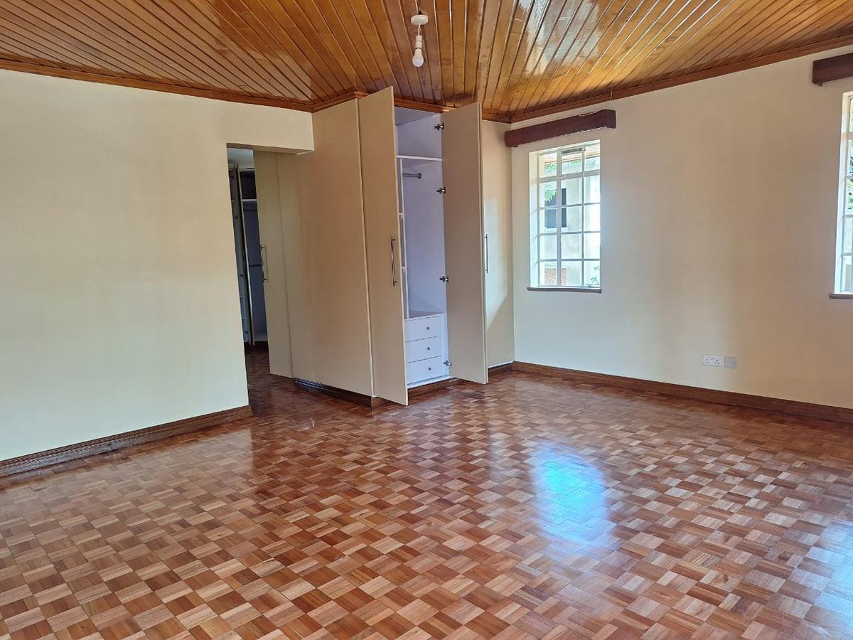 4 Bed House with En Suite in Runda - 9