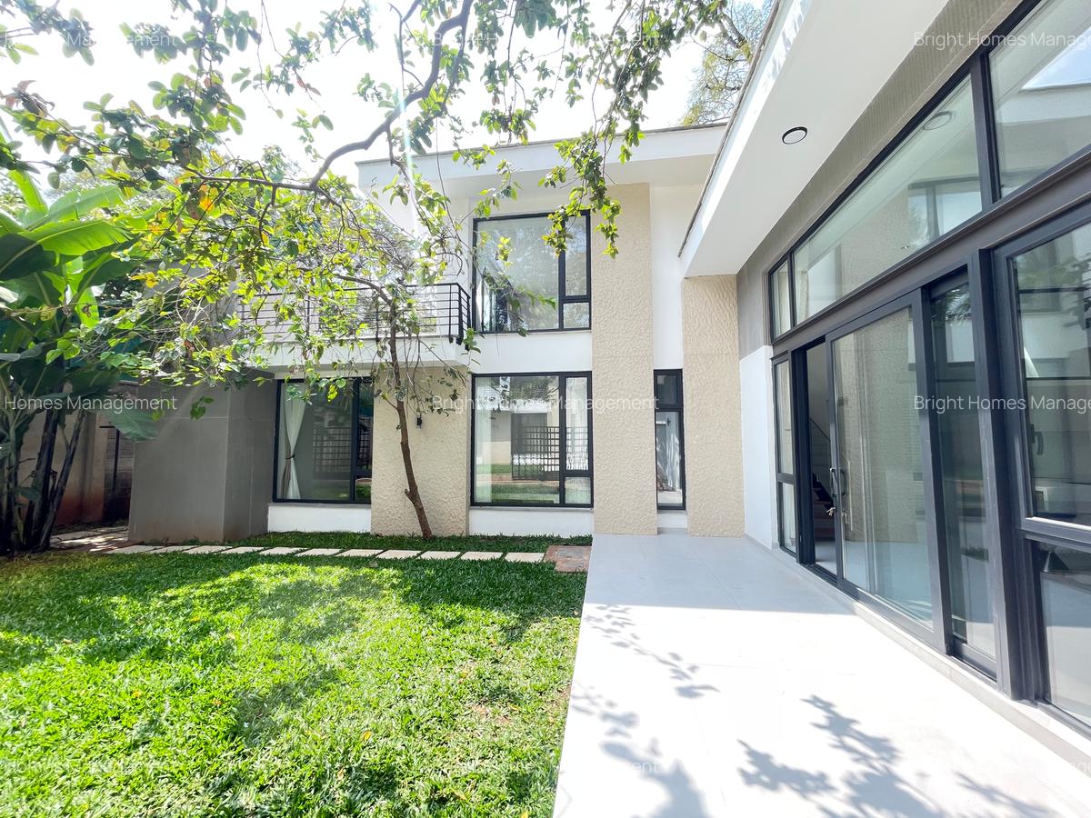 2 Bed Townhouse with En Suite in Lavington - 2