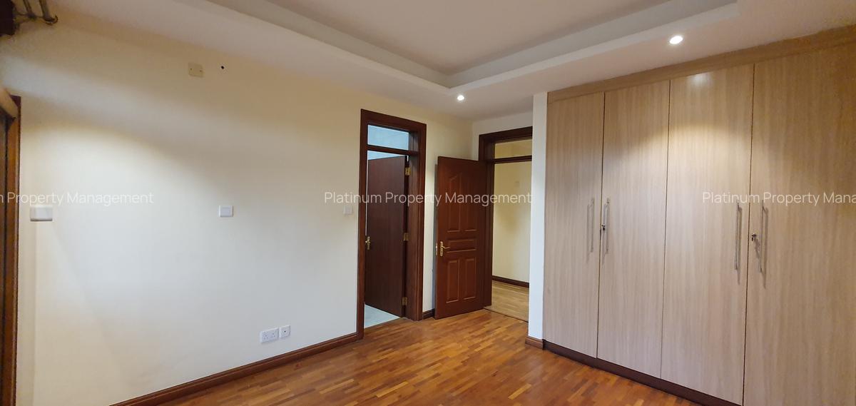 3 Bed Apartment with En Suite in General Mathenge - 10