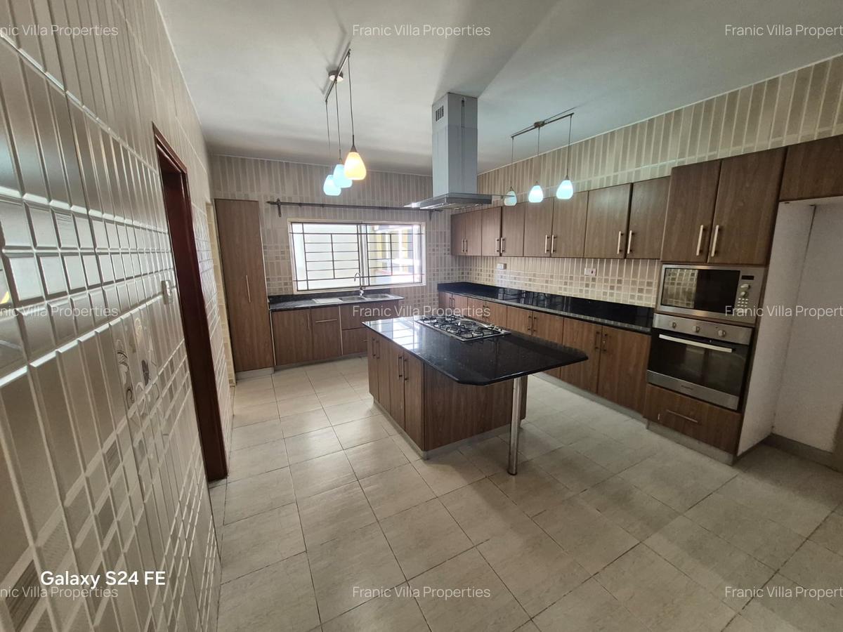 3 Bed Apartment with En Suite at Raphta Road - 10