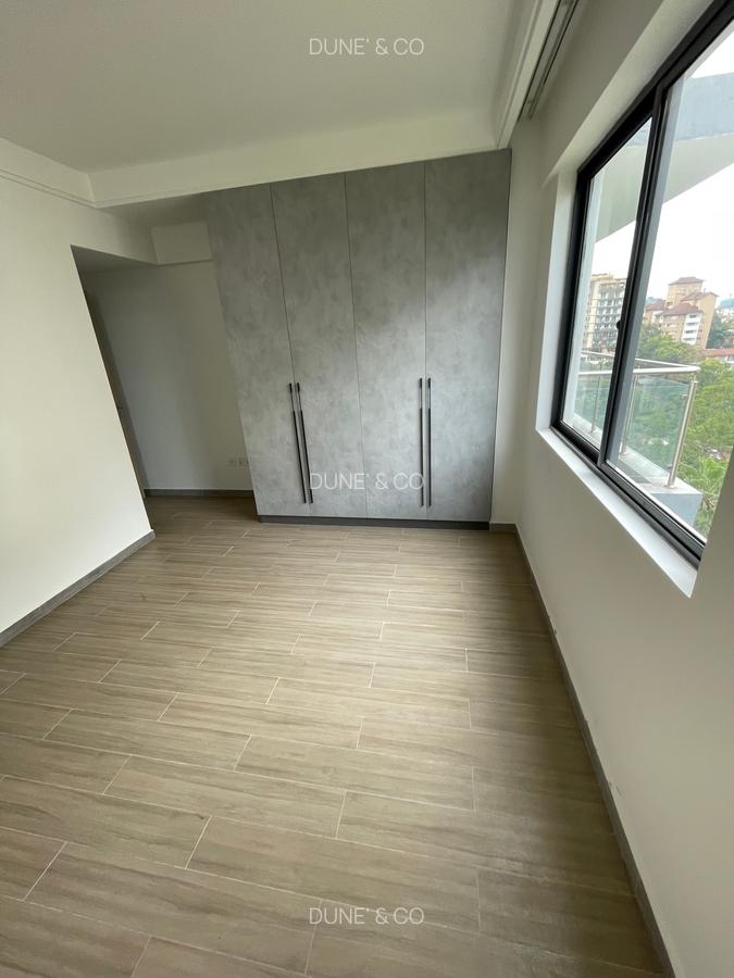 2 Bed Apartment with En Suite in Riverside - 15