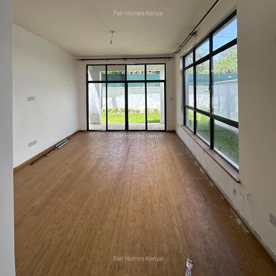 4 Bed Townhouse with En Suite at Convent Drive - 3