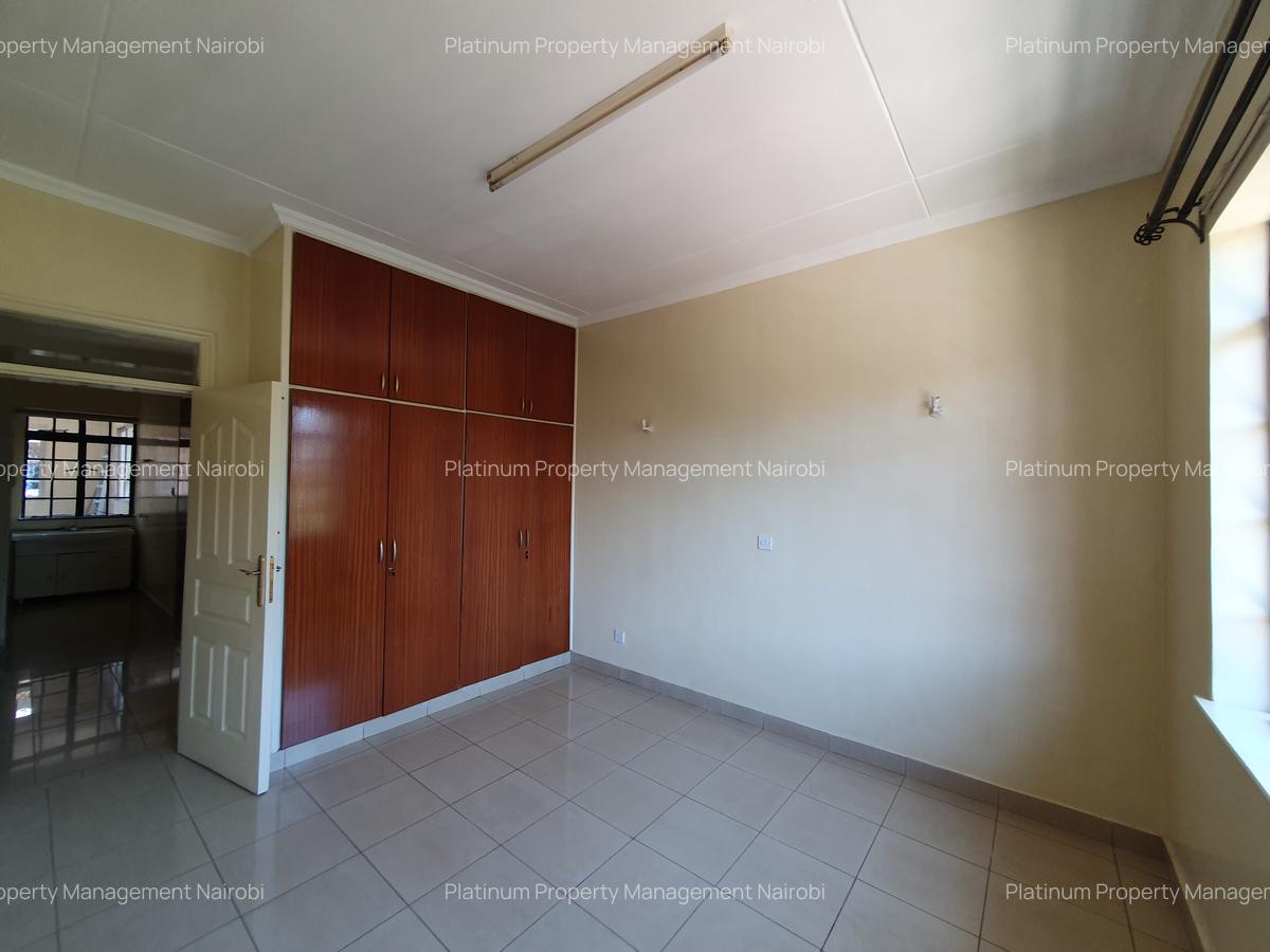 4 Bed Apartment with En Suite in General Mathenge - 11