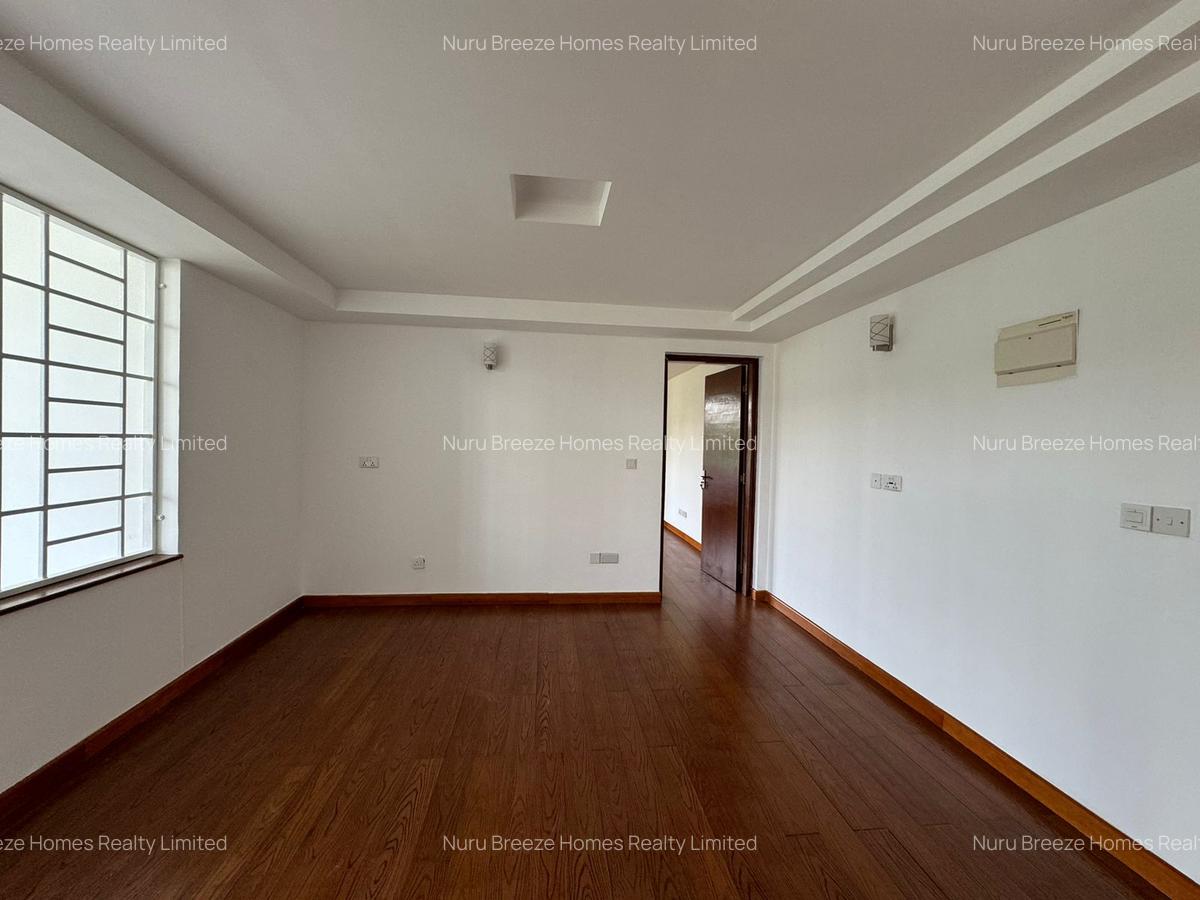 4 Bed Townhouse with En Suite in Kitisuru - 19
