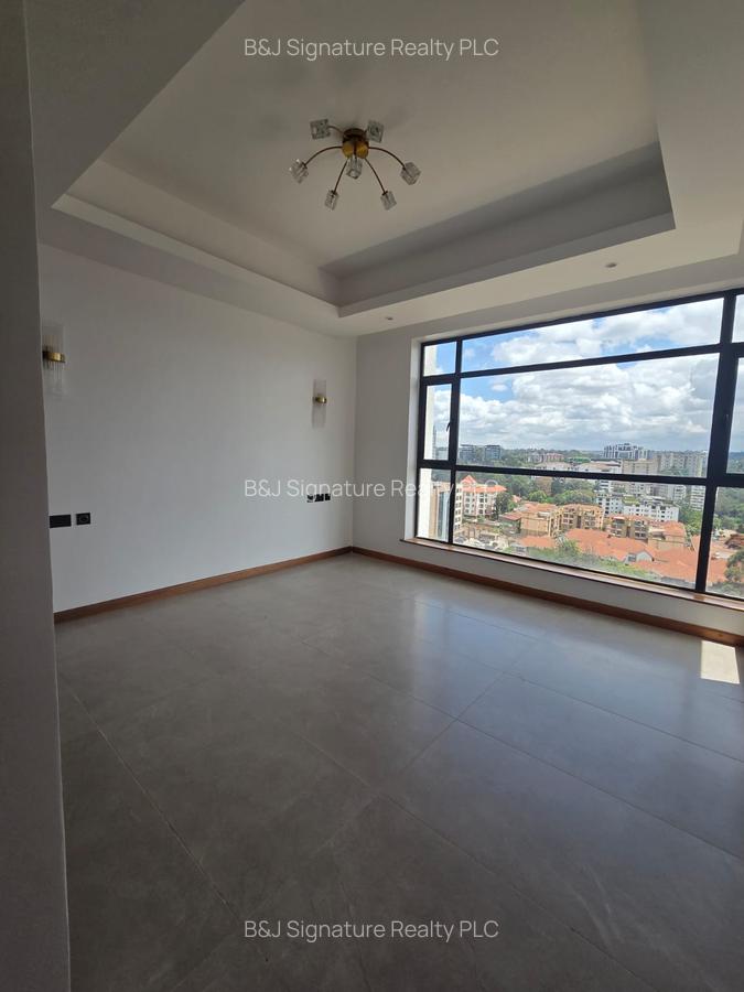 3 Bed Apartment with En Suite in Riverside - 10