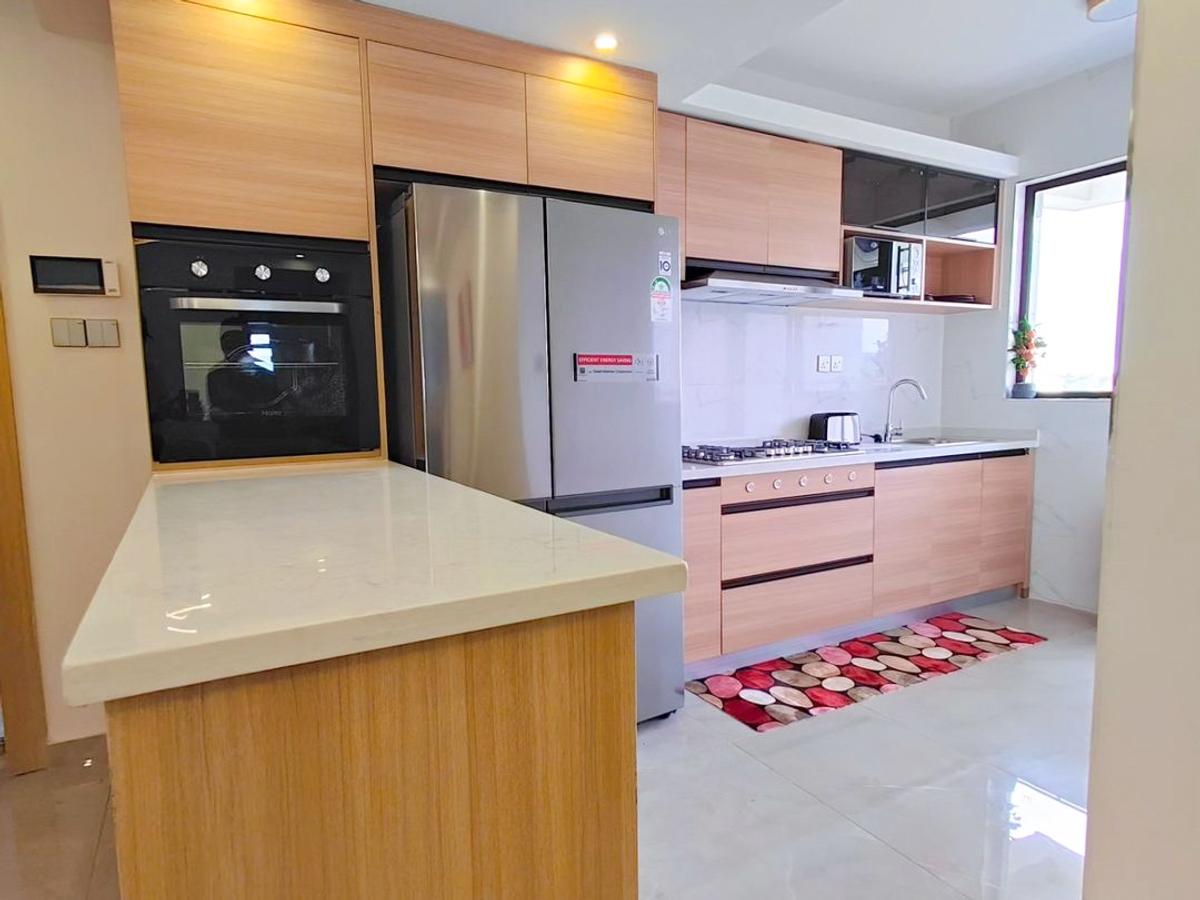 2 Bed Apartment with Swimming Pool in Riverside - 5
